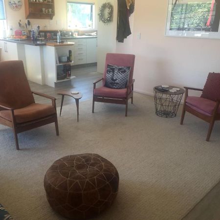 Raglan Family Beach Retreat - 2 Bedrooms - With Wifi Exterior photo