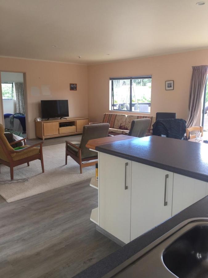 Raglan Family Beach Retreat - 2 Bedrooms - With Wifi Exterior photo